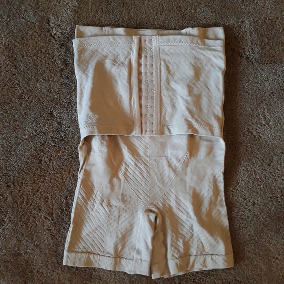 High Waist Shorts Tummy Control - Picture 2 of 5